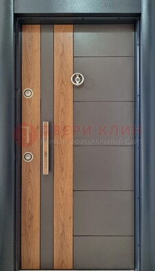 Коричневая входная дверь c МДФ панелью ЧД-01 в частный дом В Ижевске