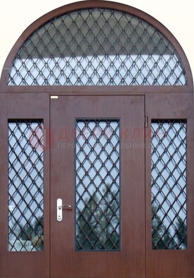Крепкая стальная арочная дверь со стеклом и ковкой ДА-21 В Ижевске
