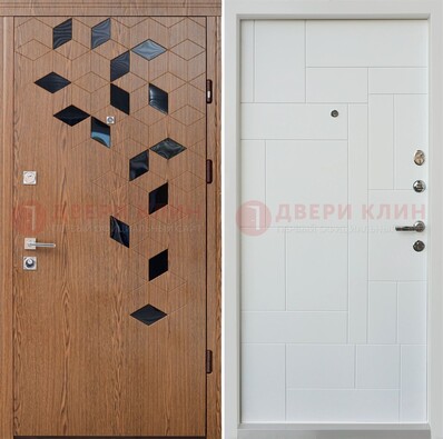 Коричневая металлическая дверь МДФ внутри белого цвета ДМ-256 В Ижевске