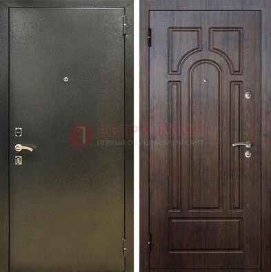 Железная темно-серая дверь с порошковым напылением и МДФ Тисненый орех ДП-275 В Ижевске