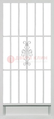 Белая стальная решетчатая дверь с ковкой ДР-35 В Ижевске