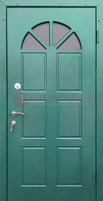 Зеленая стальная дверь со стеклом для дома ДС-28 В Ижевске