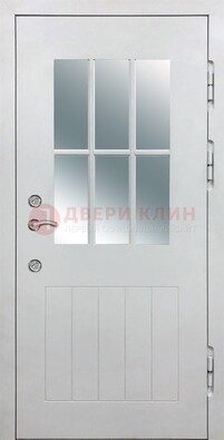 Белая уличная дверь со стеклом ДС-30 В Ижевске
