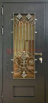 Одностворчатая железная дверь со стеклом и ковкой для дома ДСК-101 В Ижевске