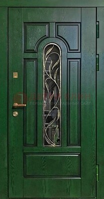 Зеленая железная дверь со стеклом и ковкой ДСК-111 В Ижевске