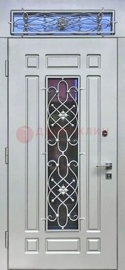 Белая железная дверь со стеклом и ковкой с верхней фрамугой ДСК-112 В Ижевске