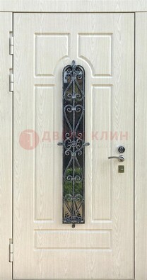 Светлая стальная дверь со стеклом и ковкой ДСК-118 В Ижевске