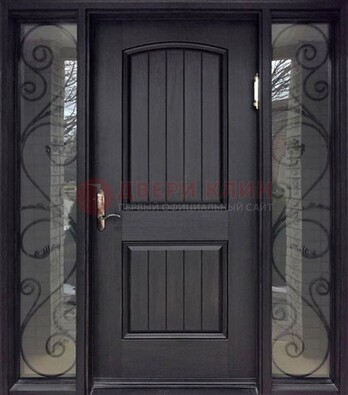 Черная уличная дверь со стеклом и ковкой фрамугами ДСК-140 В Ижевске