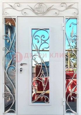 Белая входная дверь порошок со стеклом и ковкой ДСК-165 В Ижевске