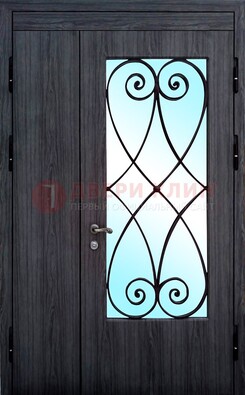 Стальная дверь со стеклом и ковкой ДСК-69 в деревянный дом В Ижевске