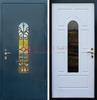 Входная дверь Дверь со стеклом и ковкой ДСК-71 для кирпичного дома В Ижевске