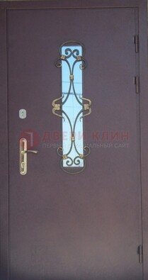 Металлическая дверь со стеклом и ковкой ДСК-77 в панельный дом в Нижнем Новгороде