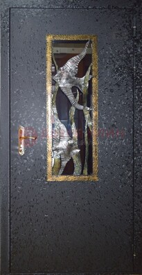 Металлическая дверь со стеклом и ковкой ДСК-82 для крыльца В Ижевске